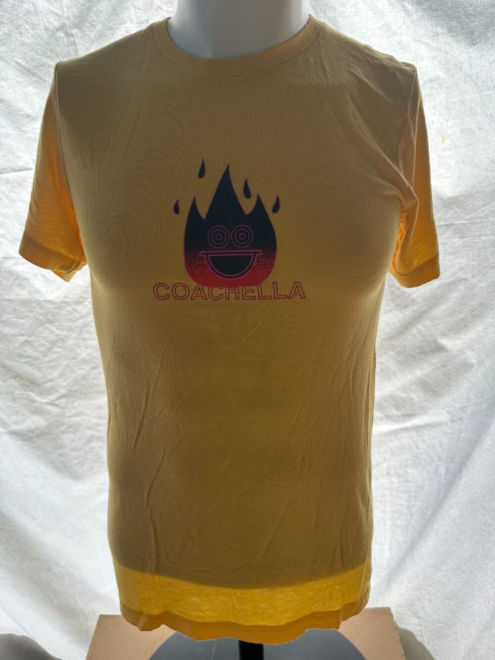 Coachella 2017 Men's Yellow T Shirt Size Small Concert Festival Music